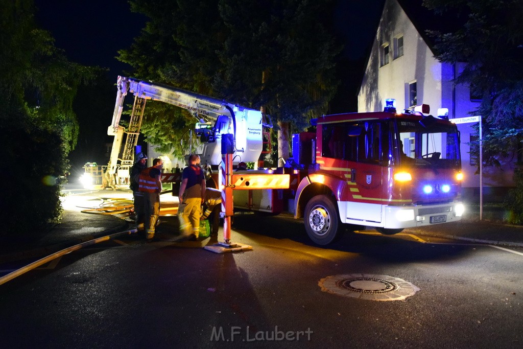 Grossfeuer Einfamilienhaus Siegburg Muehlengrabenstr P0344.JPG - Miklos Laubert